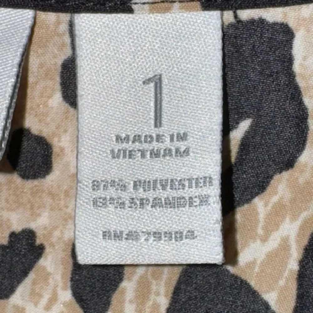 Zenergy by Chico's Size 1 Animal print lightweight jacket/zipper pockets - Picture 3 of 6